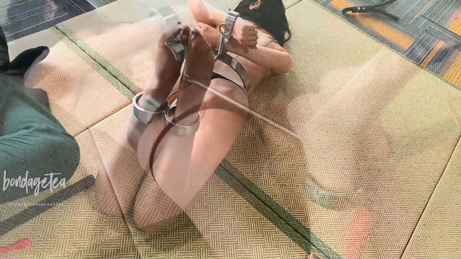 shengjb105 姿势训练 软妹子头一回经历这样的训练差点哭出来.mp4_snapshot_01.07.19_[.jpg