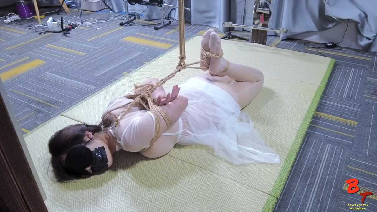 shengjb089 白丝新娘落入新婚陷阱.mp4_snapshot_03.57_[2025.01.16_09.00.38].jpg