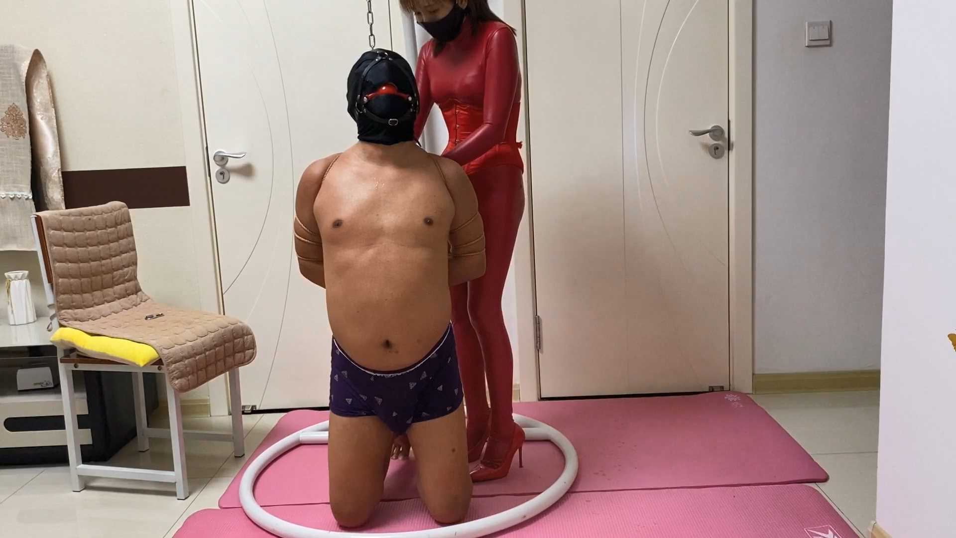 旋律女王02 更凶残的折磨 驷马 负压瓶 电击.mp4_snapshot_21.18_[2025.01.15_19.12.27].jpg