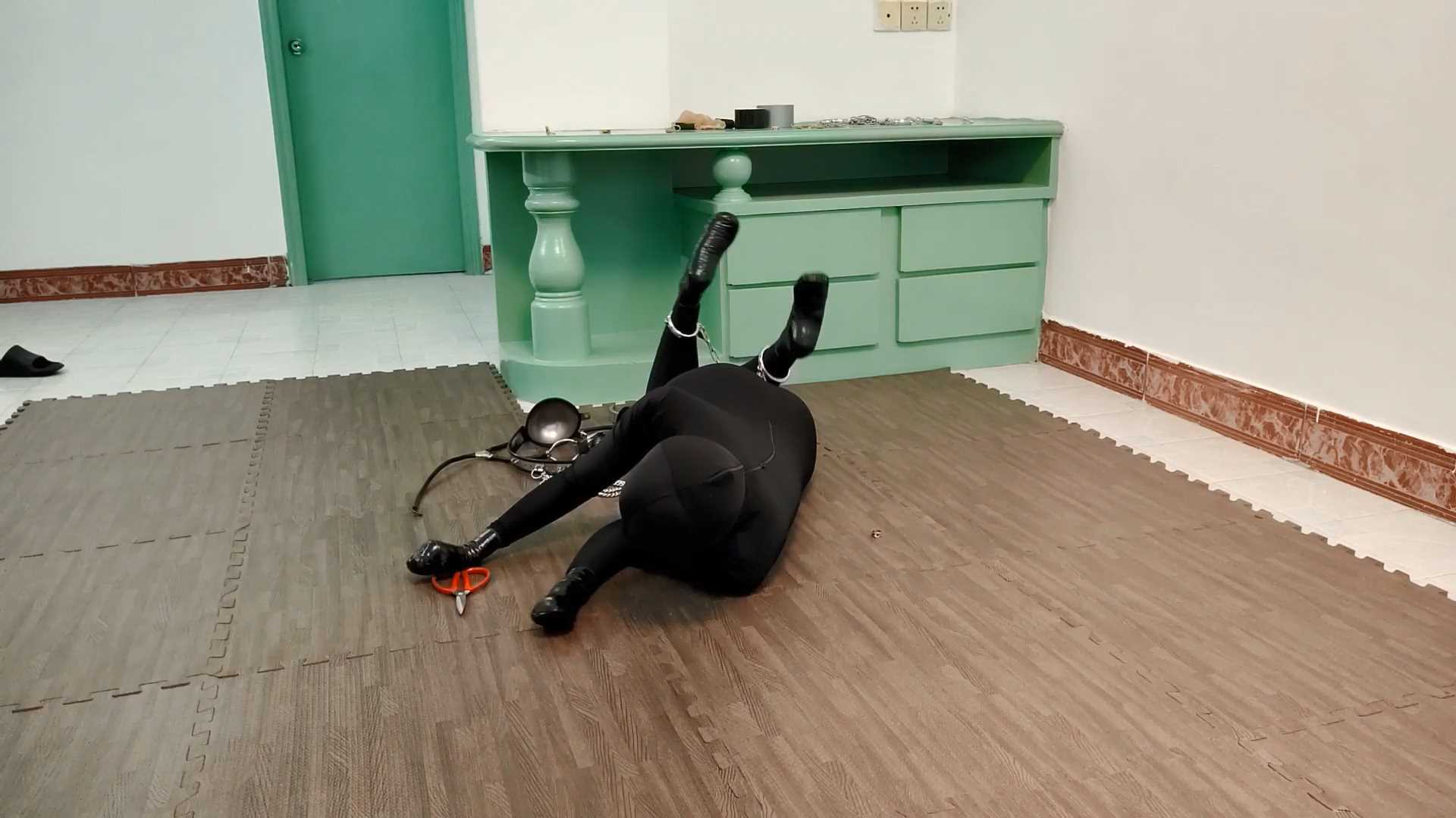 QQYC001.mp4_snapshot_01.35.35_[2025.01.15_18.49.45].jpg