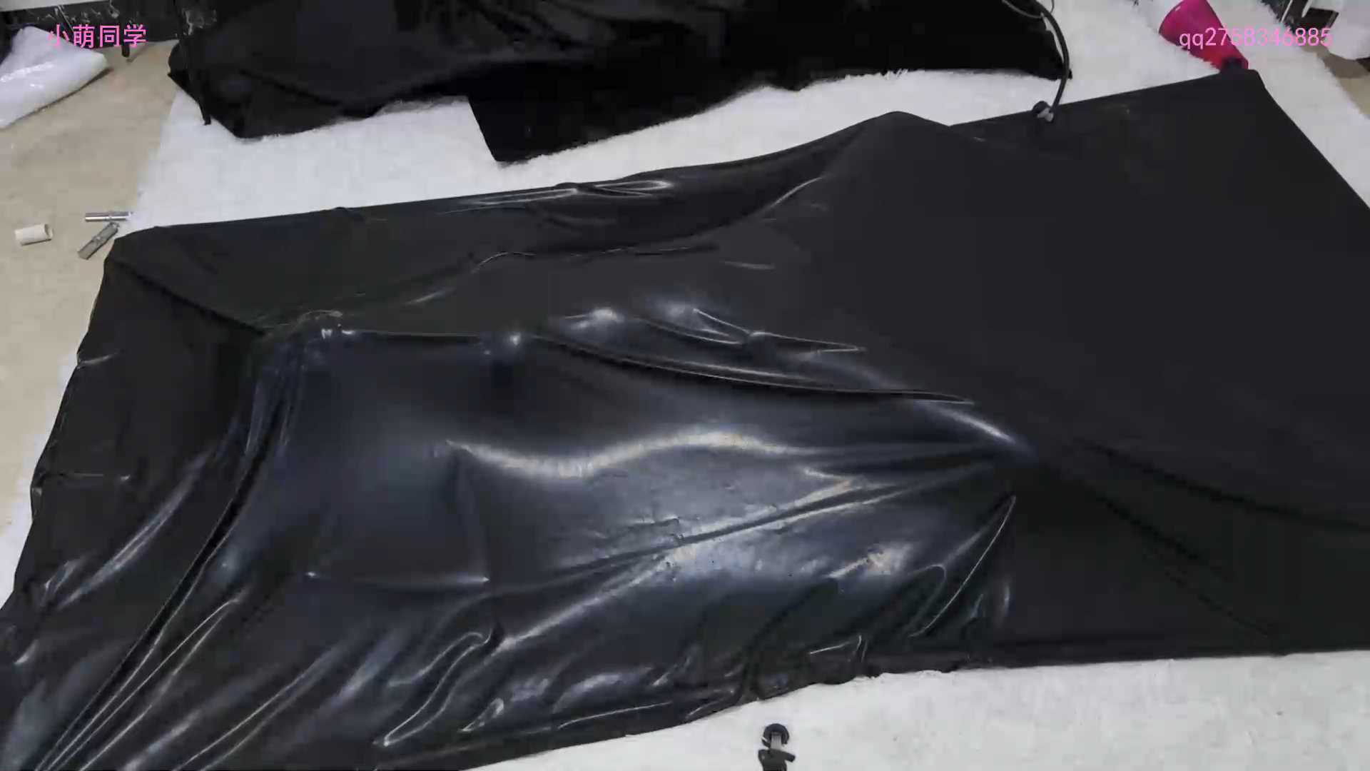 XIAOMENG050 捆绑进入乳胶真空床 紧致恐惧极限挣扎.mp4_snapshot_00.00_[2025.01.15_2.jpg