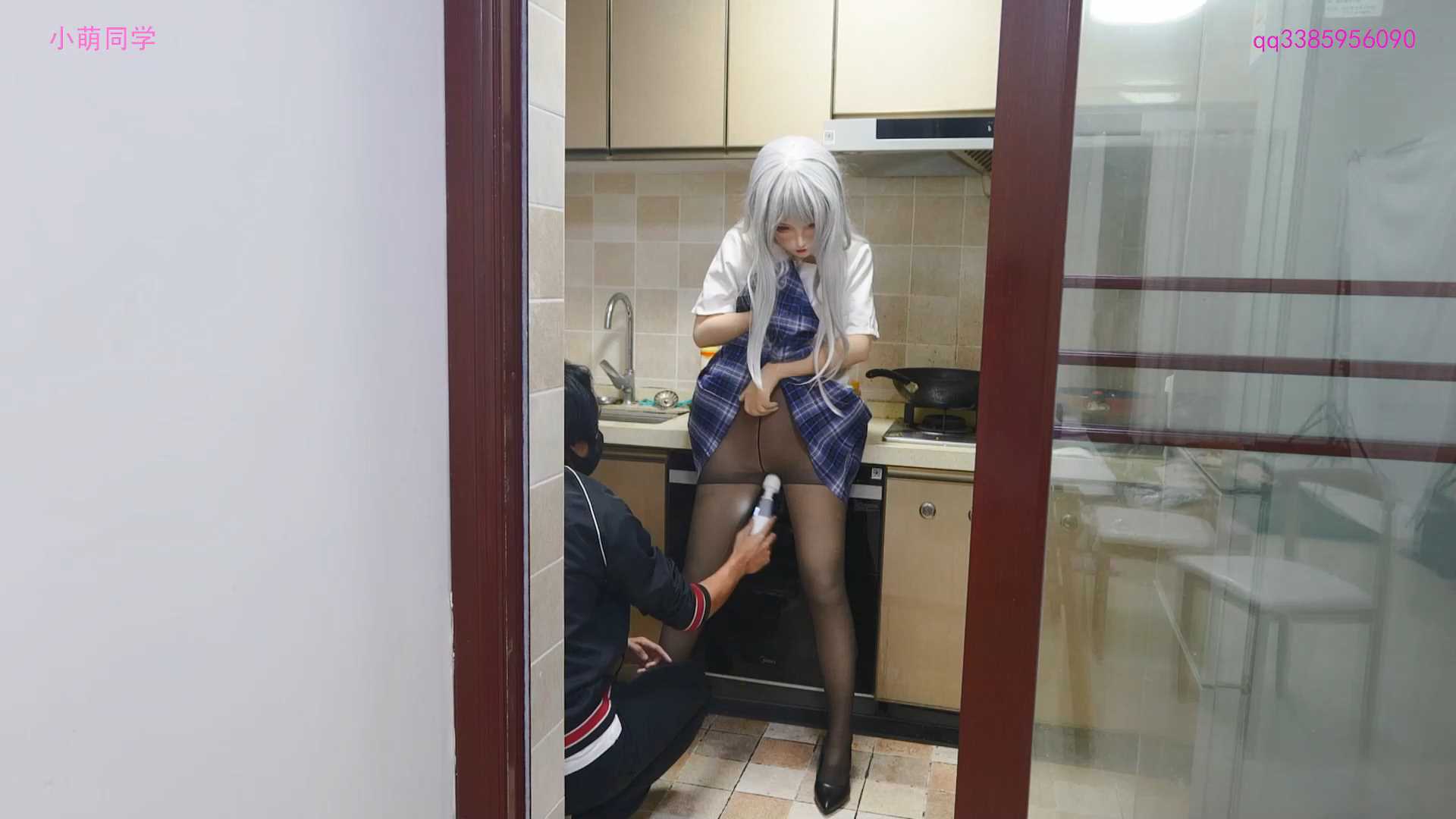 XIAOMENG031 kig做家务？那可不是！是在厨房自我陶醉.mp4_snapshot_11.44_[2025.01.15.jpg