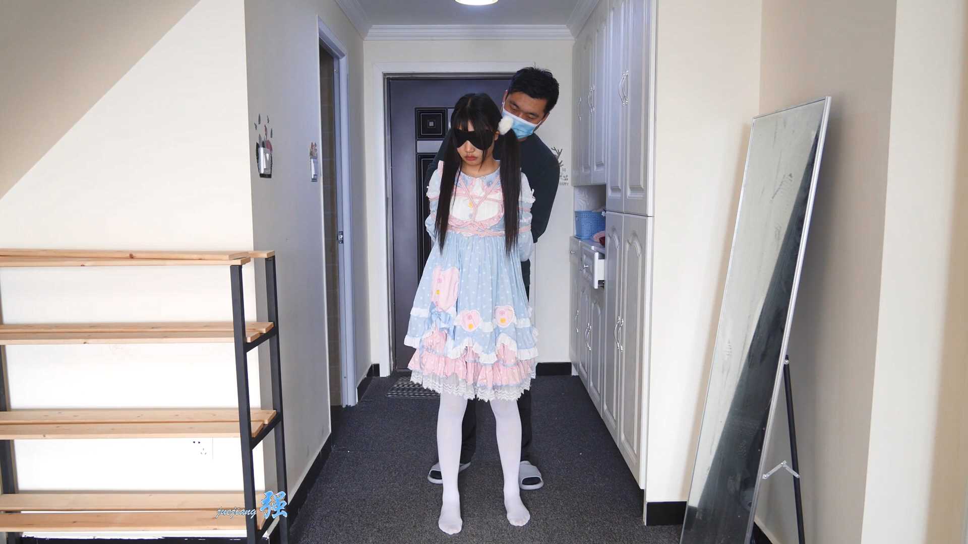 xiaoyu001 lo娘小零单脚吊缚.mp4_snapshot_03.30_[2025.01.18_16.46.05].jpg