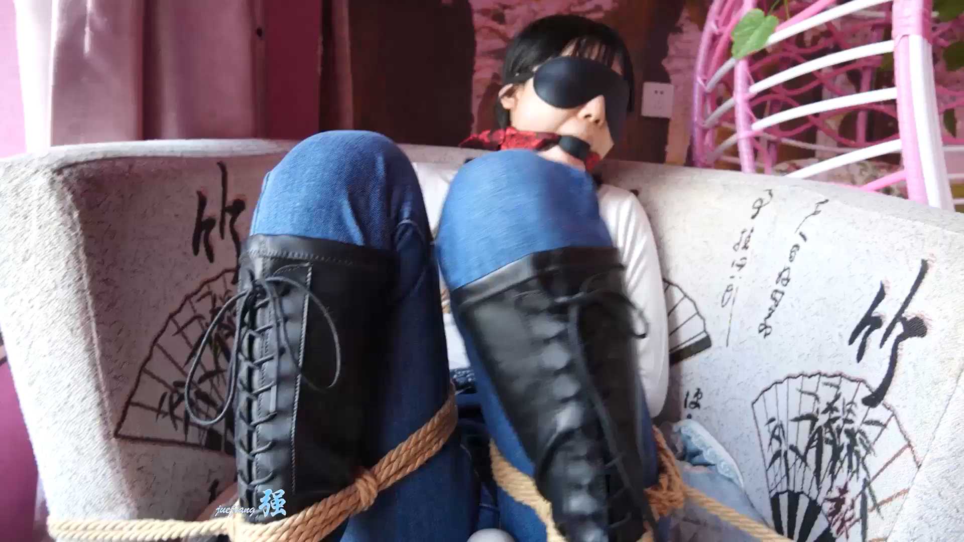 xiaoyu014 小舞走绳.mp4_snapshot_04.07_[2025.01.18_16.47.50].jpg