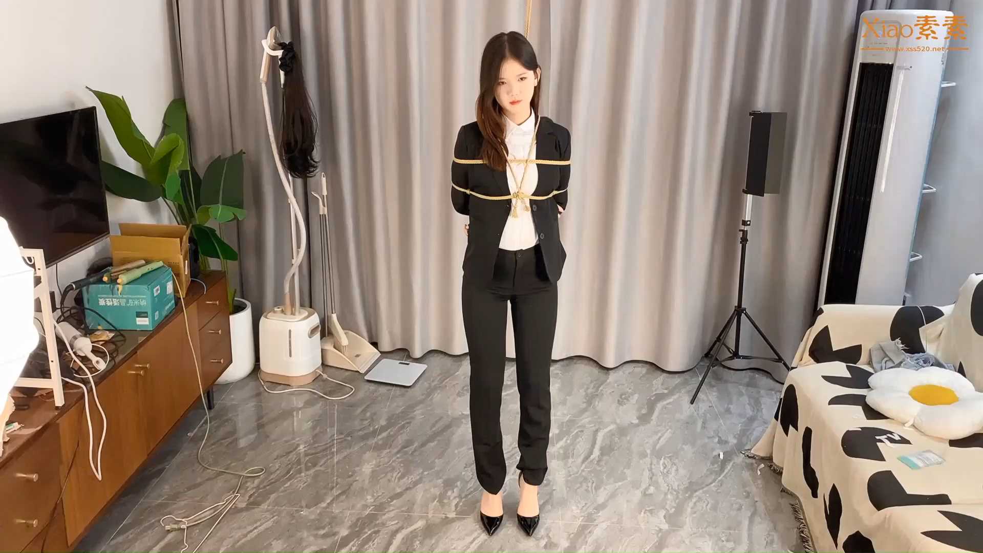 xiaosusu057 女大盗潜入公司偷取U盘 上.mp4_snapshot_25.00_[2025.01.19_18.14.54].jpg