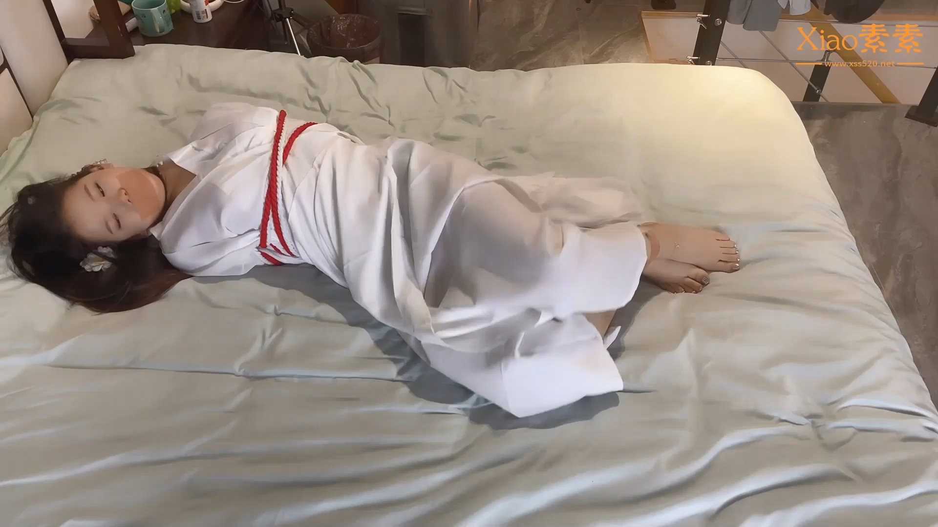 xiaosusu094 小仙女佳佳被迷晕绑架.mp4_snapshot_15.20_[2025.01.19_18.26.58].jpg