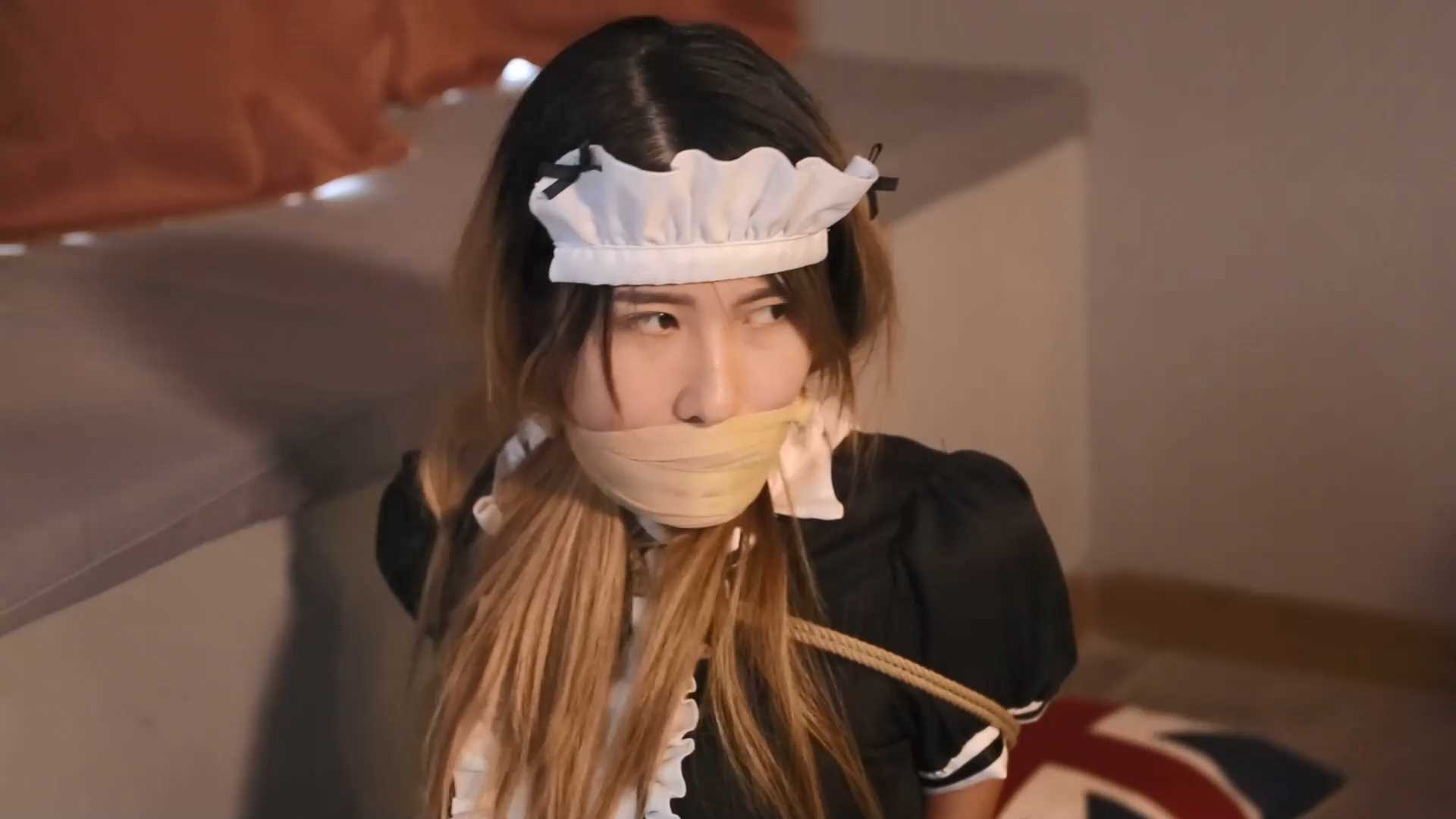 LMYC007 丽人的拘束游戏.mp4_snapshot_19.10_[2025.01.22_15.58.00].jpg