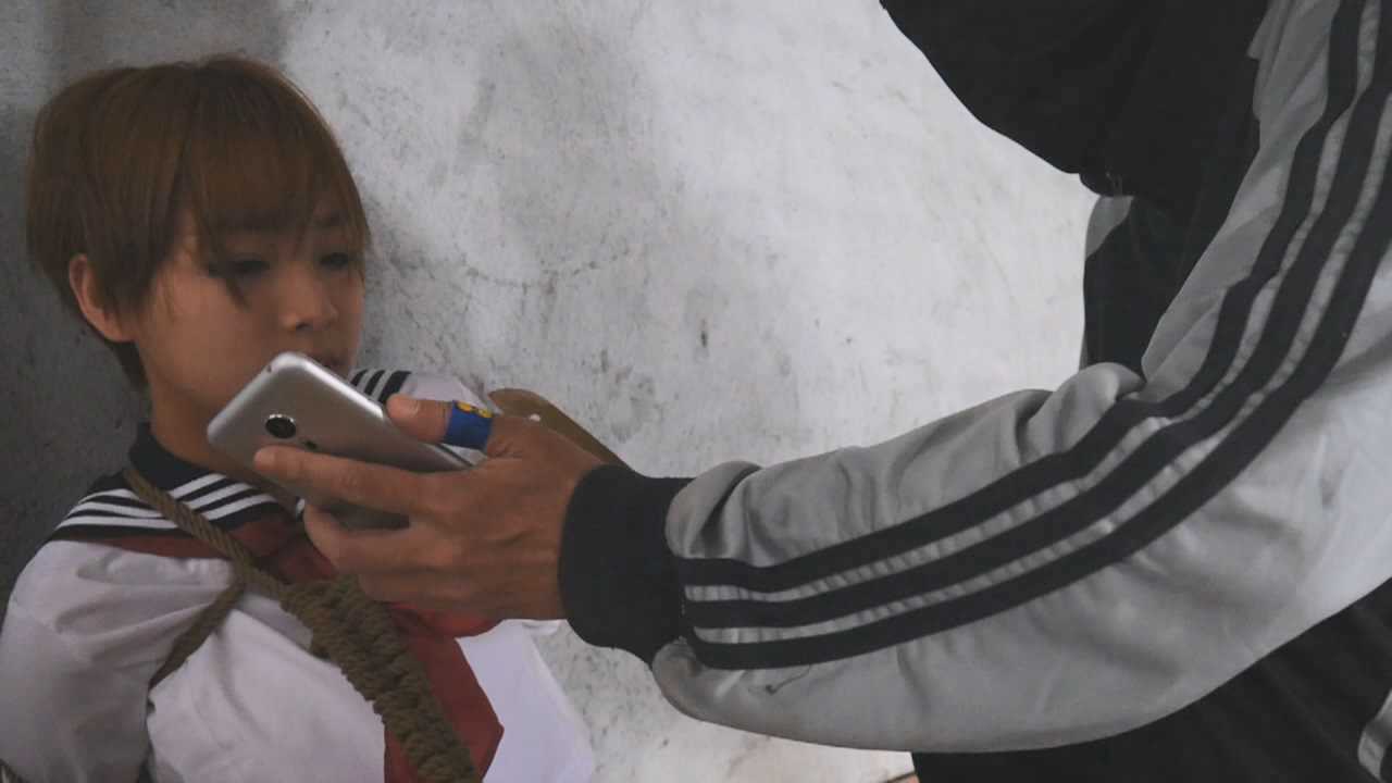 LMYC010 废墟惊魂01 可爱学生妹误入魔窟.mp4_snapshot_24.18_[2025.01.22_15.55.32].jpg