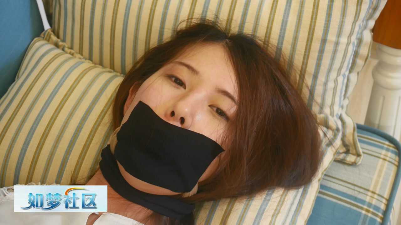 LMYC040 眼睛会说话的新模为你表演 五花驷马蒙眼、丝袜双重堵嘴.mp4_snapshot_22.12_[.jpg