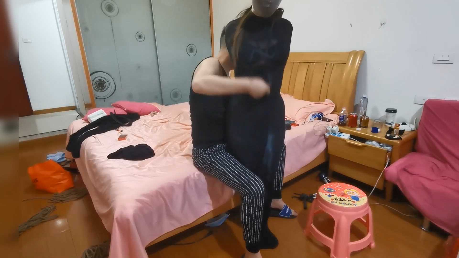 ZJXF077 马上端午了包个黑粽子（多层丝包胶带子夕、闷热TJ放置、丝袋的汗水都能拧出水.jpg