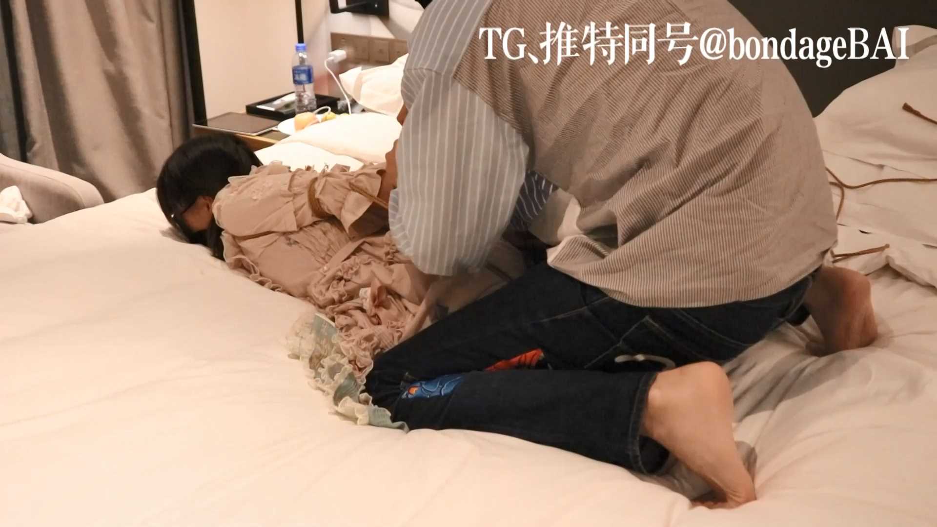 gugujing023 茶茶严厉直臂盘腿驷马紧缚.mp4_snapshot_15.34_[2025.01.22_16.40.36].jpg