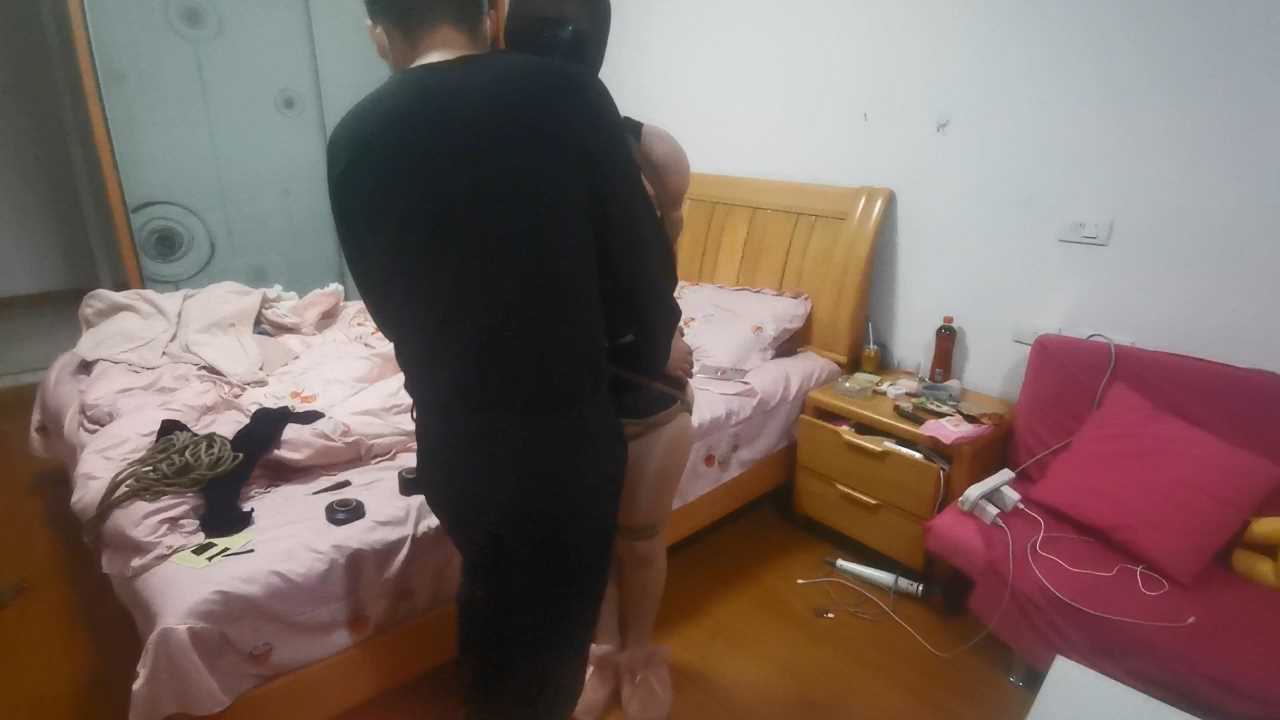 ZJXF017 油量肉丝 失败的木乃伊制作 结果整了个半身.mp4_snapshot_00.54.29_[2025.01..jpg