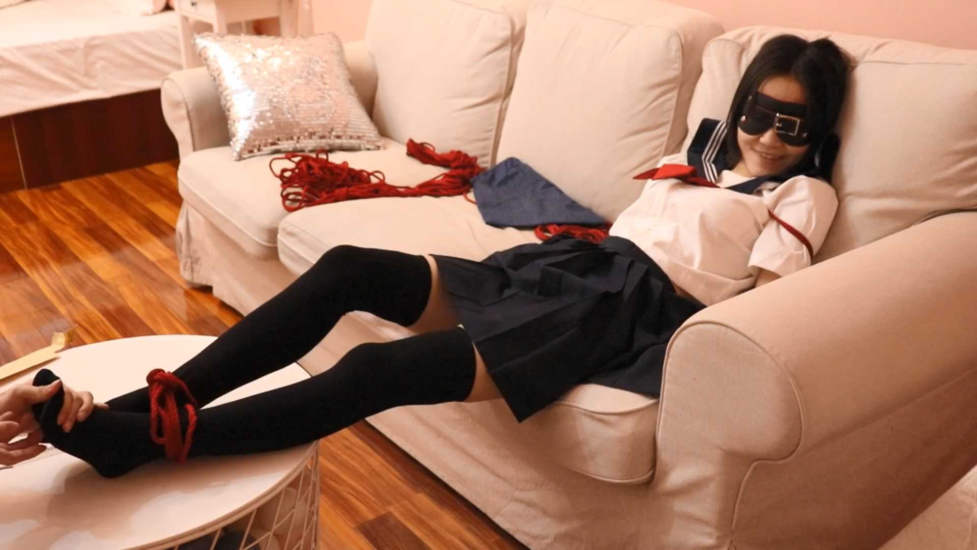 gugujing016 茶茶的园林别墅k9套装人形犬.mp4_snapshot_33.45_[2025.01.22_16.39.44].jpg
