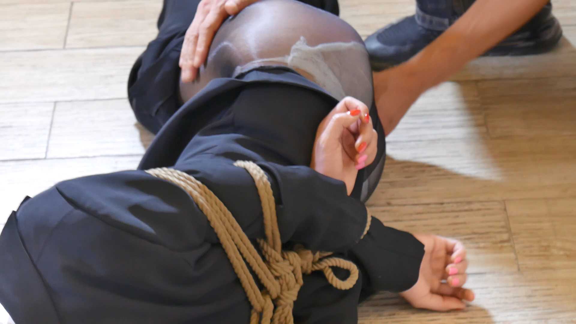 LMYC061 奴隶秘书 上集 充气口塞、K9.mp4_snapshot_16.59_[2025.01.22_16.14.21].jpg