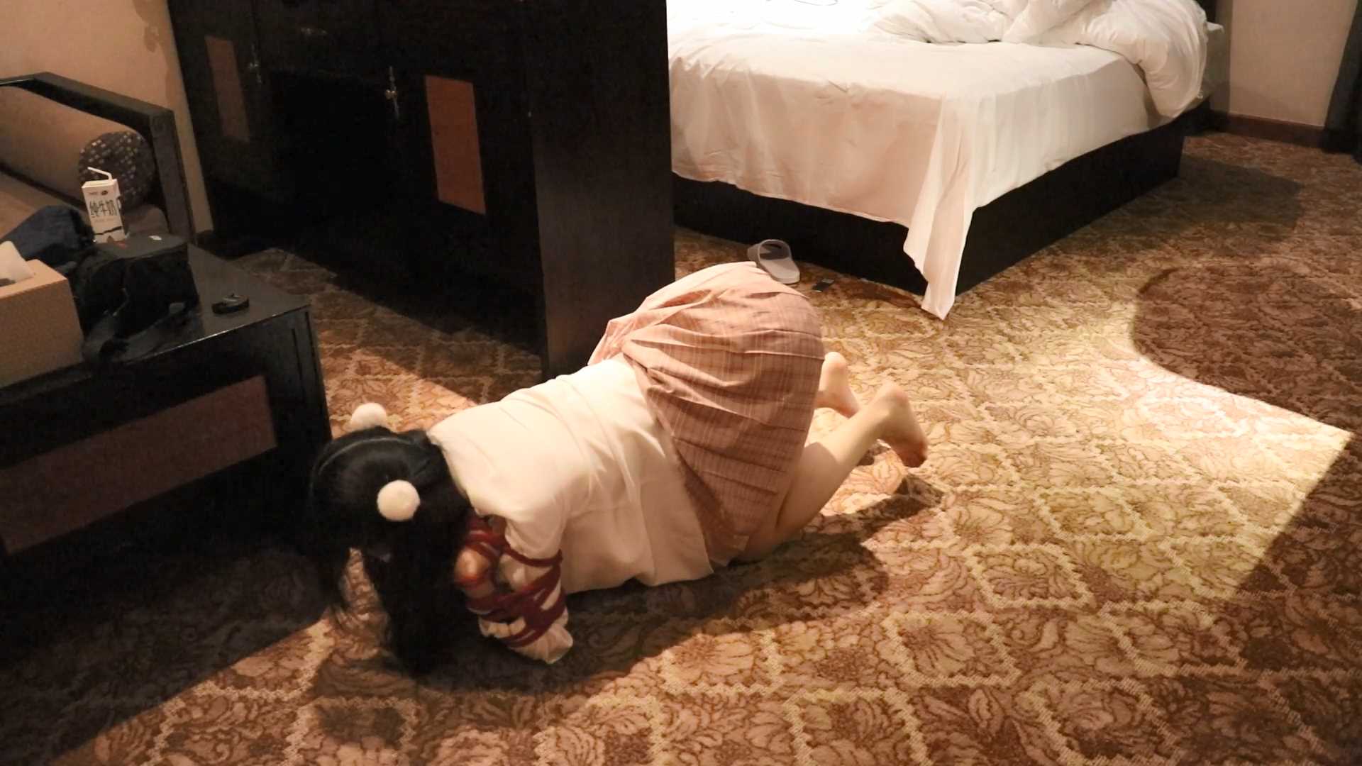 gugujing042 稚犬 00后双马尾 训犬 爬行 骑乘.mp4_snapshot_00.07.52_[2025.01.22_16.43.04].jpg