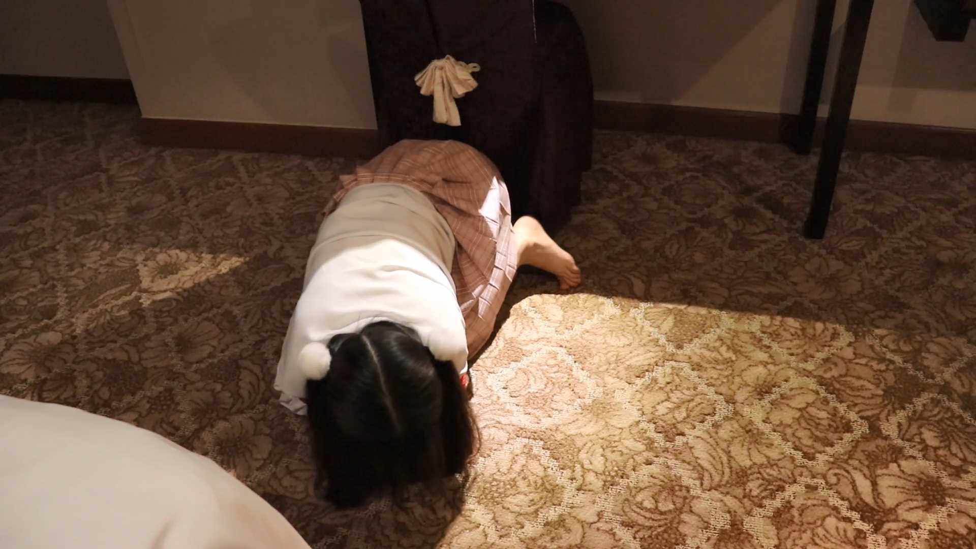 gugujing042 稚犬 00后双马尾 训犬 爬行 骑乘.mp4_snapshot_00.27.06_[2025.01.22_16.43.06].jpg