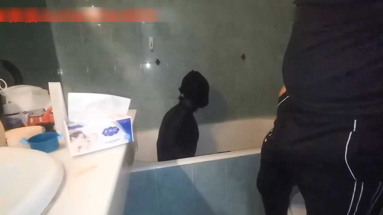 ZJXF066 六层丝包、挣扎、爬行、湿身挣扎.mp4_snapshot_01.01.23_[2025.01.29_20.22.13].jpg