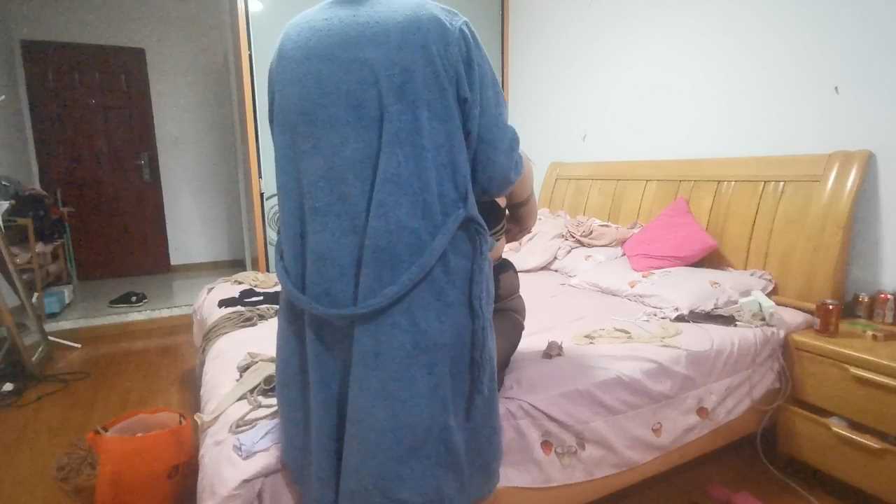 ZJXF069 胶带堵嘴、强制GC多层丝袜套头.mp4_snapshot_00.08.06_[2025.01.29_20.22.37].jpg