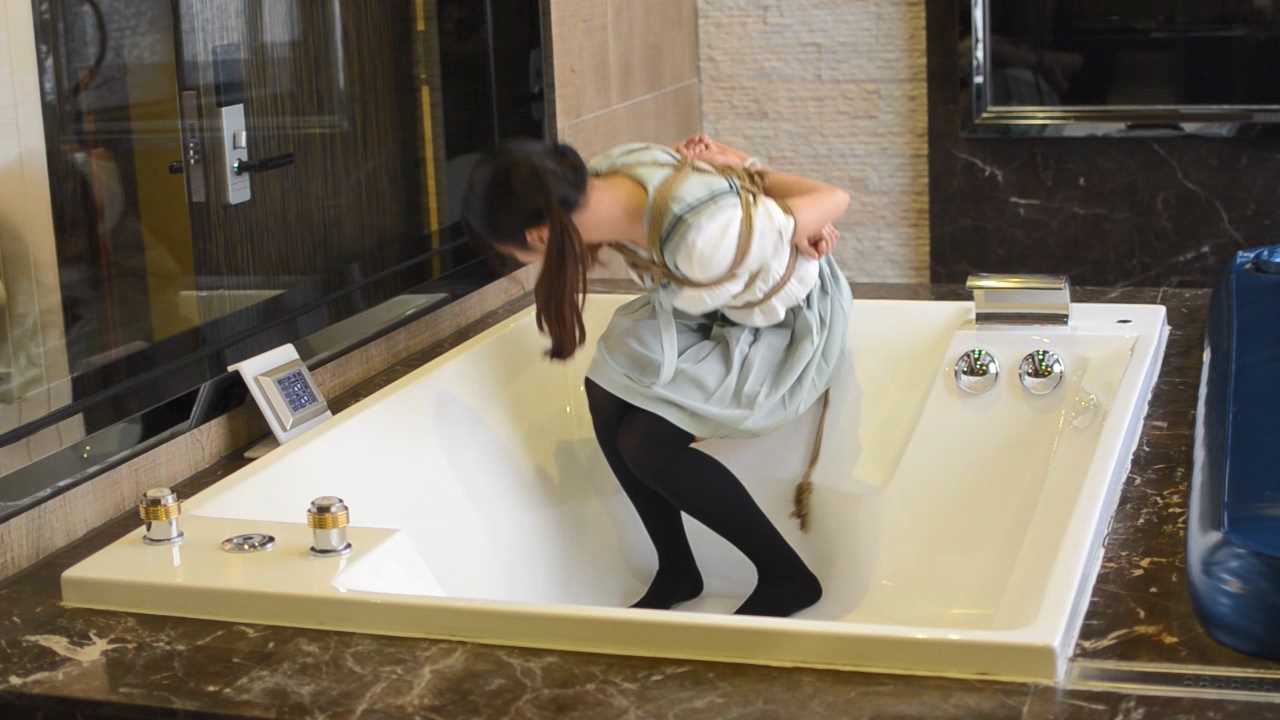 AMU065 项圈驯服 【Jk少女的紧缚体验】超萌日系美女~！捆绑堵嘴.MP4_snapshot_21.40_[.jpg