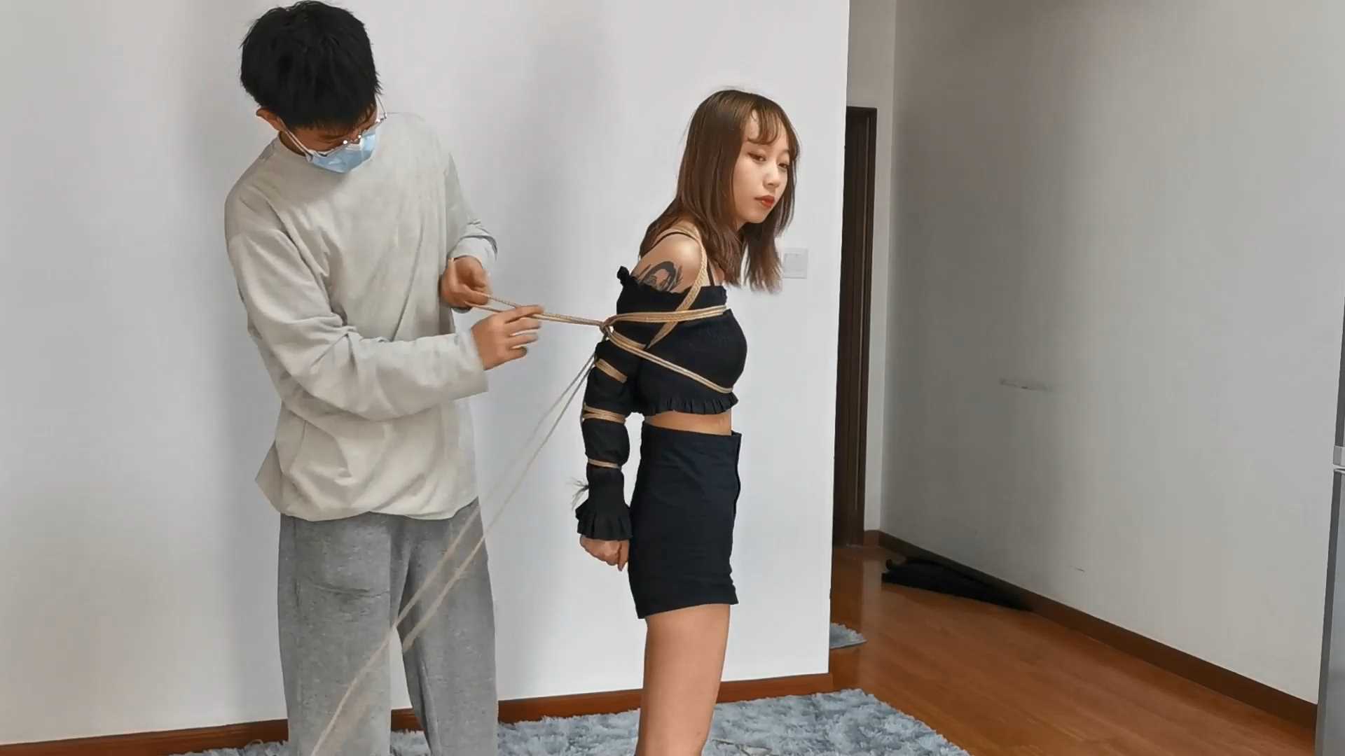 Aoteman010 新妹子宝妹捆绑体验 一小时长时间放置逃脱.mp4_snapshot_00.37.59_[2025.0.jpg