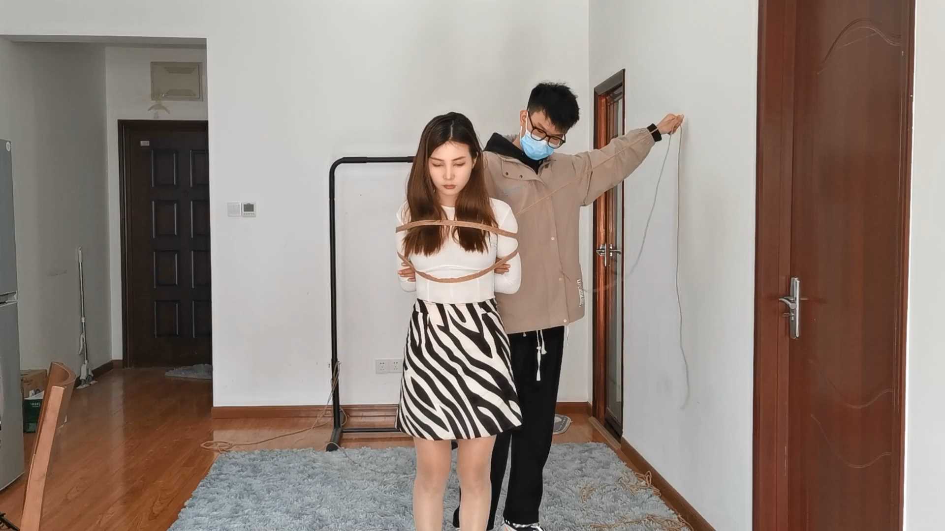 Aoteman043 新妹子婉瑜紧缚放置 挠痒痒.mp4_snapshot_00.05.40_[2025.02.07_16.04.37].jpg
