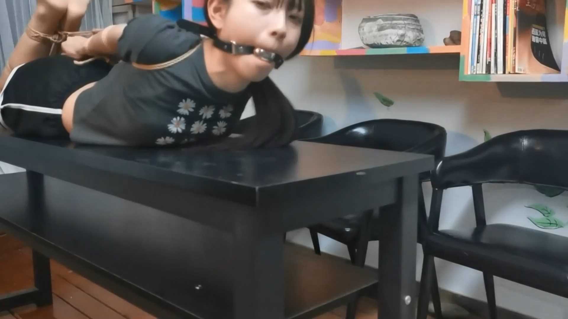 Aoteman025 珊珊剧情系列悬赏·紧缚实验室之珊珊的紧缚冒险.mp4_snapshot_18.38_[2025.jpg