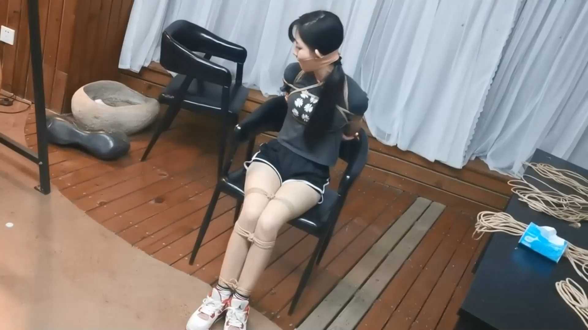 Aoteman025 珊珊剧情系列悬赏·紧缚实验室之珊珊的紧缚冒险.mp4_snapshot_02.39_[2025.jpg