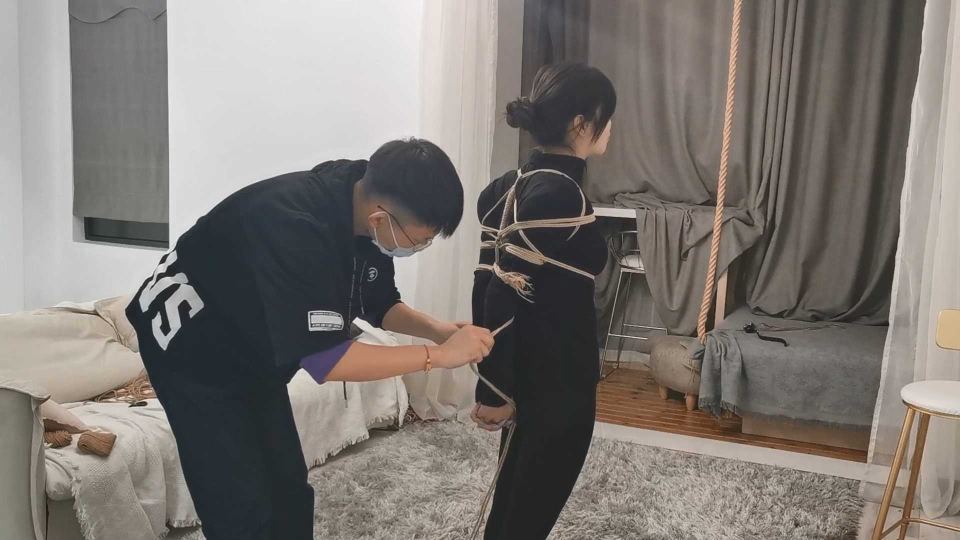 Aoteman032 被勒嘴驷马极限捆绑后疯狂挣扎的K-WEN.mp4_snapshot_22.52_[2025.02.07_16.jpg