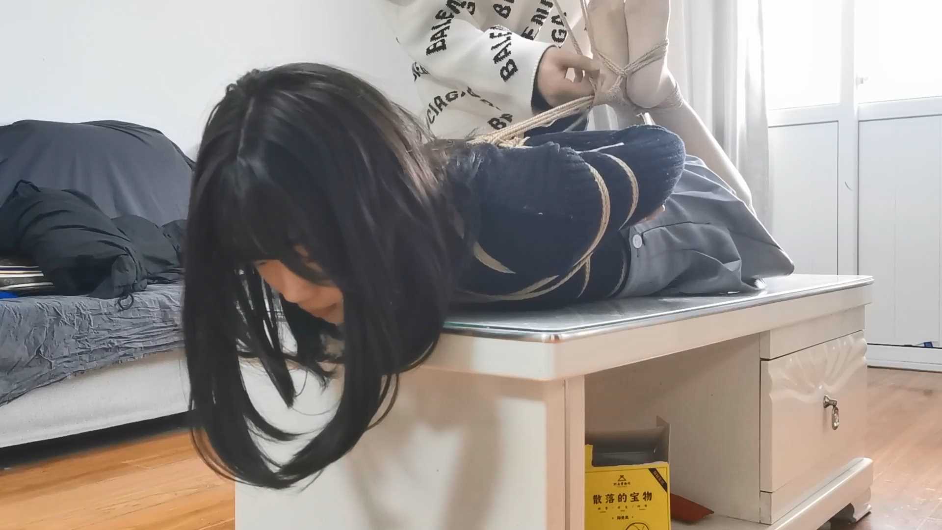 Aoteman076 人胶带全包封嘴，梦怡、凌玲等多位美女同时出镜.mp4_snapshot_38.10_[2025.jpg