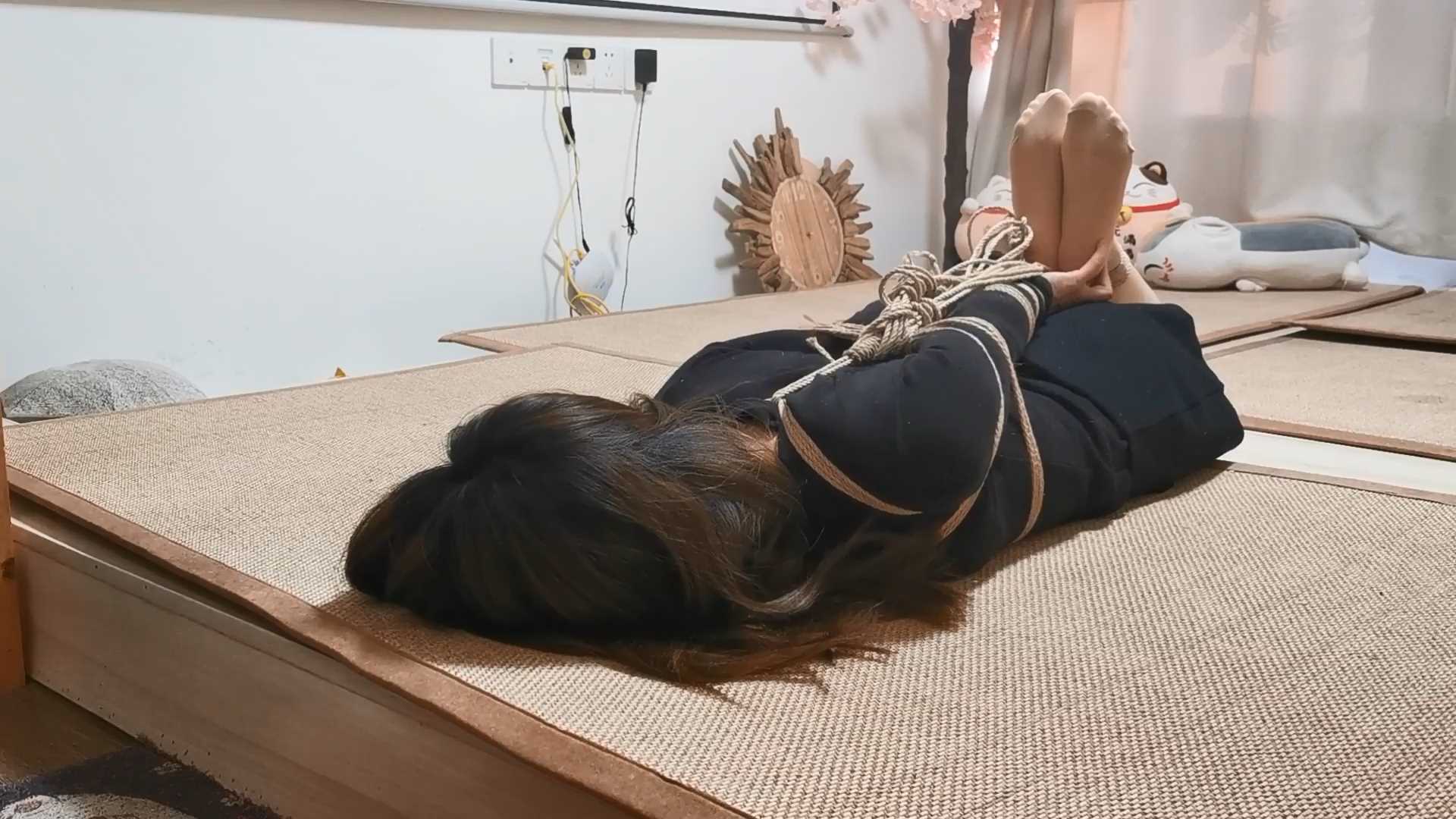 Aoteman081 绳师奥特曼合集 5个新妹子 羽小靖 陈小镯 小晴 小荣 小郭.mp4_snapshot_00.jpg