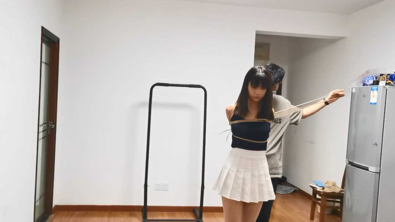 Aoteman052 小松的紧缚游戏 下集.mp4_snapshot_00.05.10_[2025.02.07_16.06.21].jpg