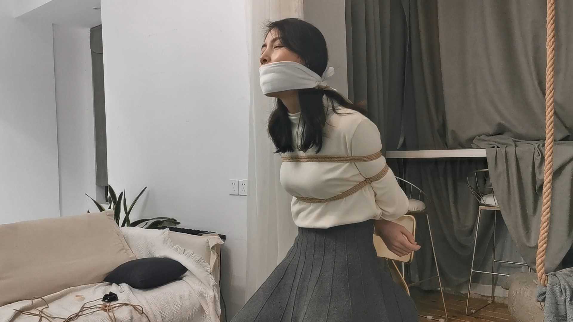 Aoteman062 莞尔OL装黑丝多种方式堵嘴.mp4_snapshot_42.17_[2025.02.07_16.08.44].jpg