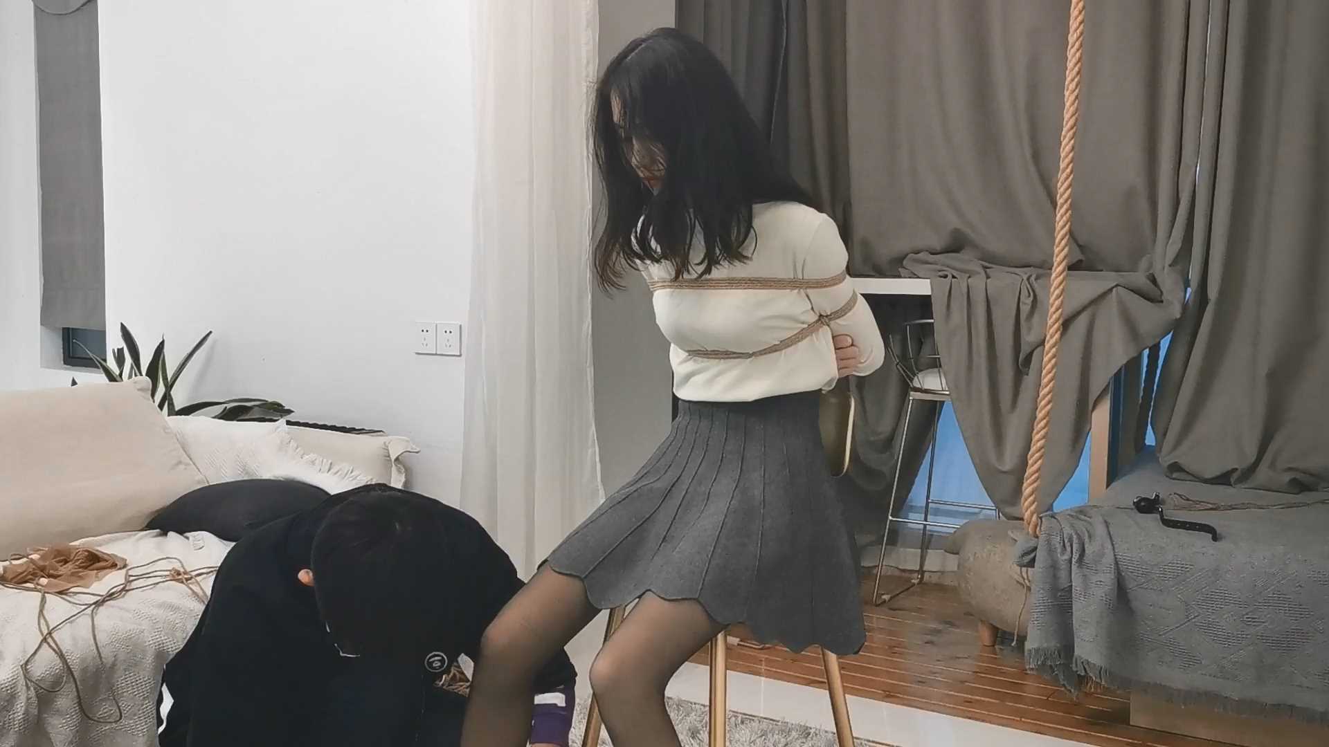Aoteman062 莞尔OL装黑丝多种方式堵嘴.mp4_snapshot_23.10_[2025.02.07_16.08.40].jpg