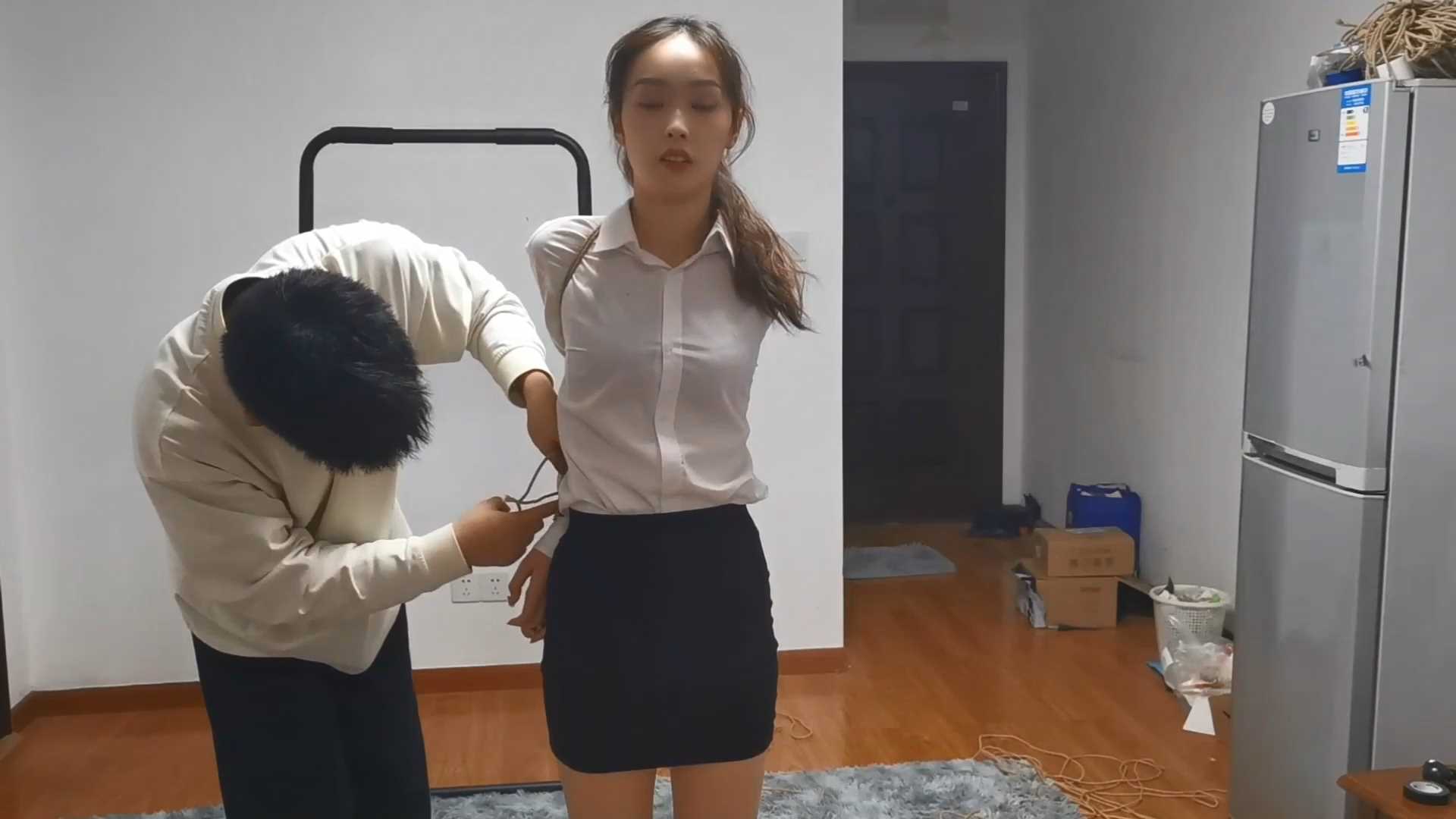 Aoteman091 甜妹雨琪紧缚实验（挑战篇）.mp4_snapshot_24.49_[2025.02.07_16.14.10].jpg