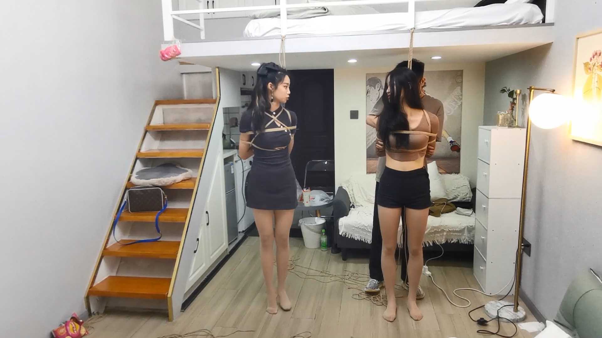 Aoteman093 于惠和小文 第一次约拍少不了的捆绑逃脱.mp4_snapshot_00.41.00_[2025.02..jpg
