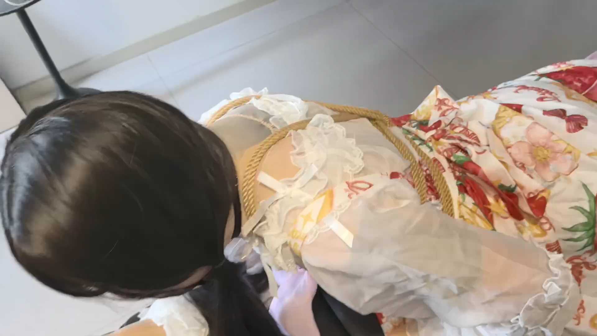 FXX106 凡小晓 【袜娘】人偶养成记 一年时间每天十个小时的丝袜全包 让她形成肌肉记忆.jpg