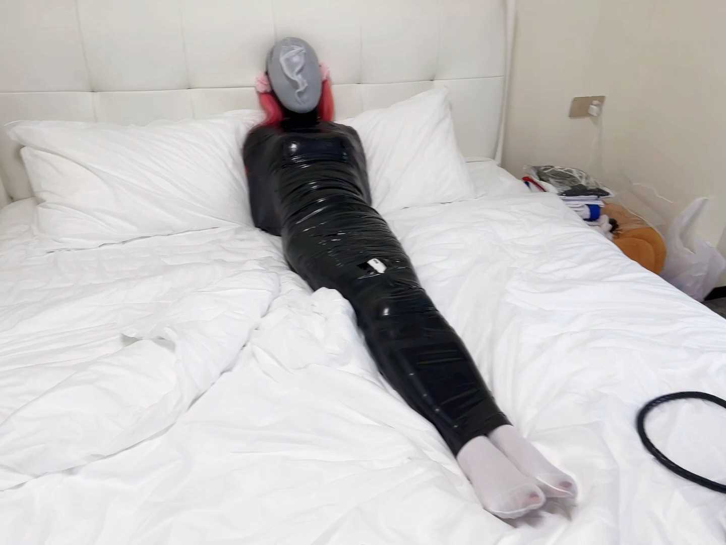 ZWZ058 分腿缚强高 放置监禁 木乃伊止息.mp4_snapshot_33.26_[2025.02.10_11.59.02].jpg