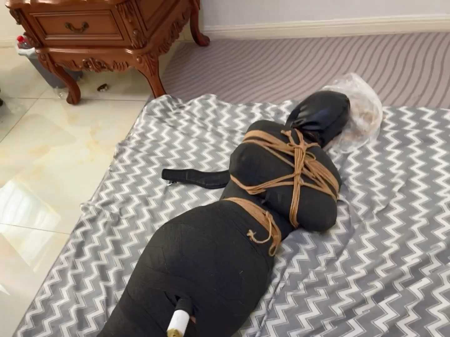 ZWZ062.mp4_snapshot_37.36_[2025.02.10_12.00.28].jpg