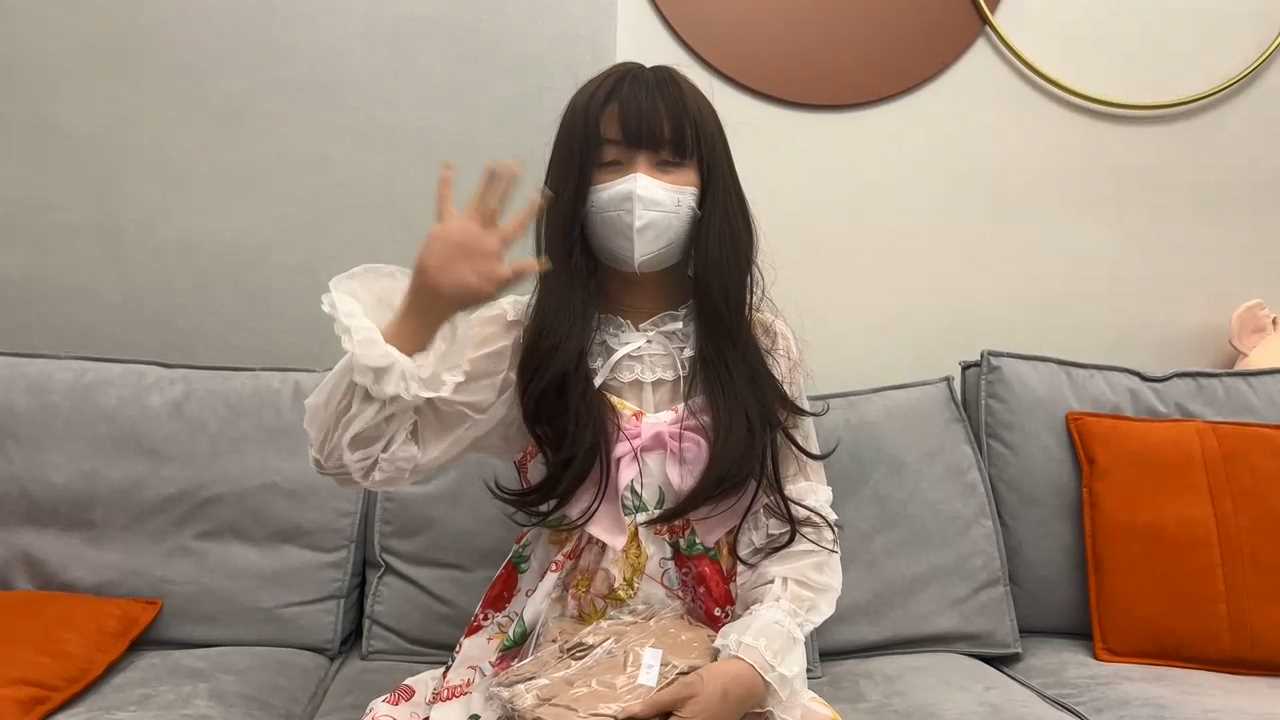 FXX115 多层Zentai，从超薄到最后六层包裹，五官崩得失去直觉，说话呼吸都困难.mp4_sn.jpg