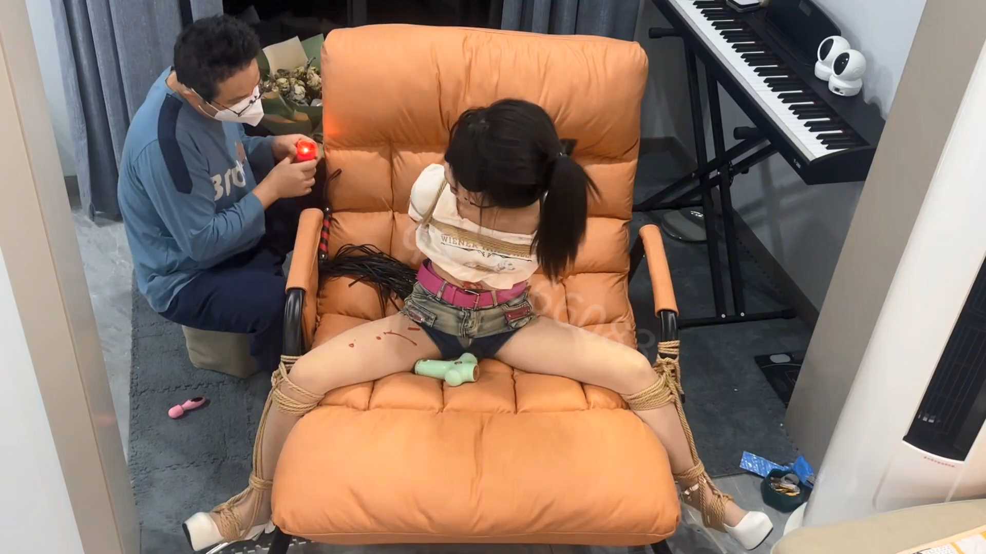 HLG082 欢乐谷 2小时特殊快递之女奴捆绑侍奉调教完整.mp4_snapshot_01.40.30_[2025.02.jpg