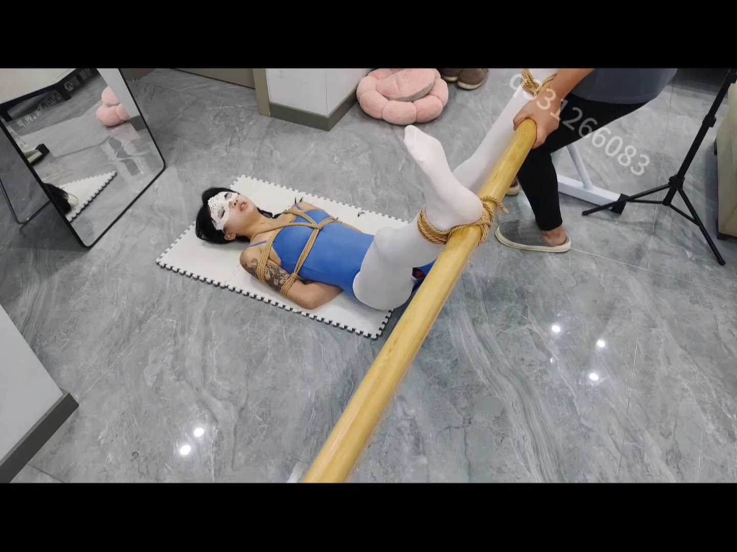 HLG095 欢乐谷 跟踪绑架体操美女之完整口舌天花板训练.mp4_snapshot_00.33.25_[2025.0.jpg