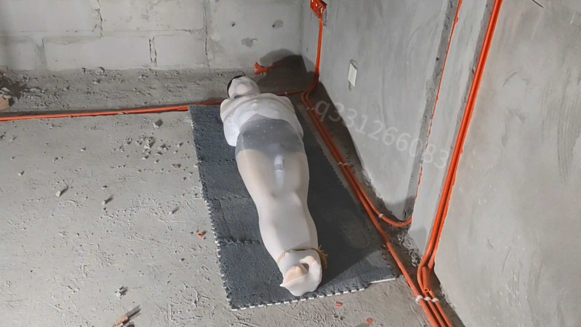 HLG101 欢乐谷 跟踪绑架调教直播女生之深度调教完整版.mp4_snapshot_00.48.25_[2025.0.jpg