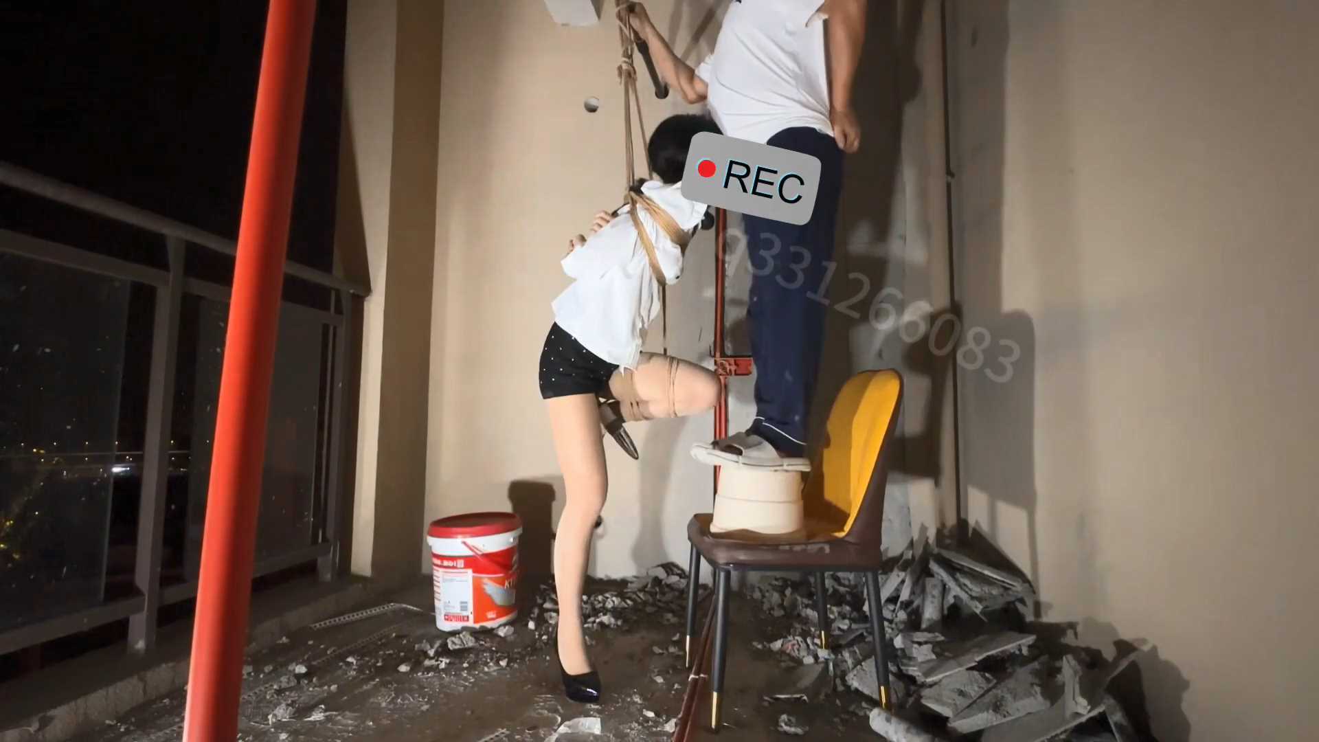 HLG101 欢乐谷 跟踪绑架调教直播女生之深度调教完整版.mp4_snapshot_01.27.38_[2025.0.jpg