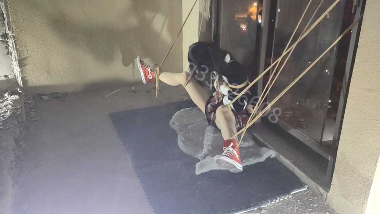 HLG104 欢乐谷 跟踪绑架之迷晕至废弃屋4小时深度调教.mp4_snapshot_01.55.30_[2025.02.jpg
