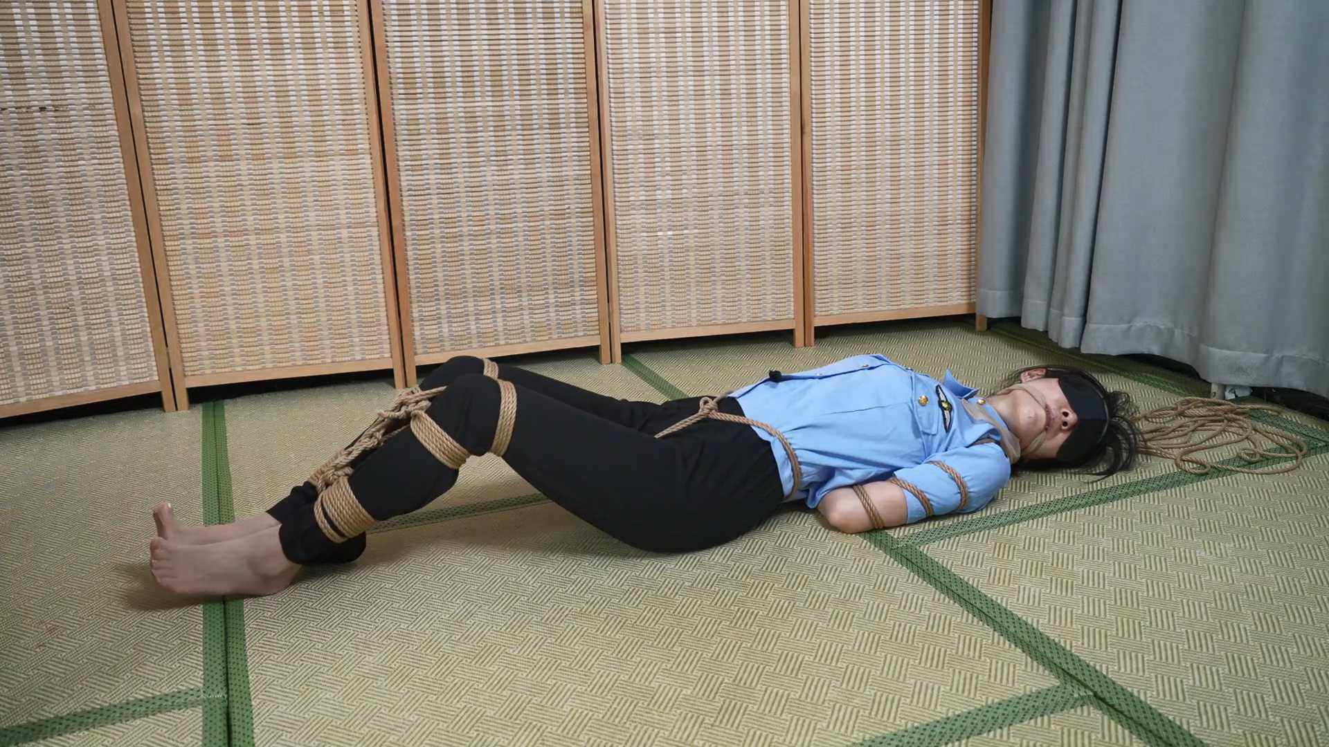 XRYC350 象人工作室 嗷嗷 女搜查官的劫难！五花长裤肉丝并腿捆绑.mp4_snapshot_00.00_.jpg