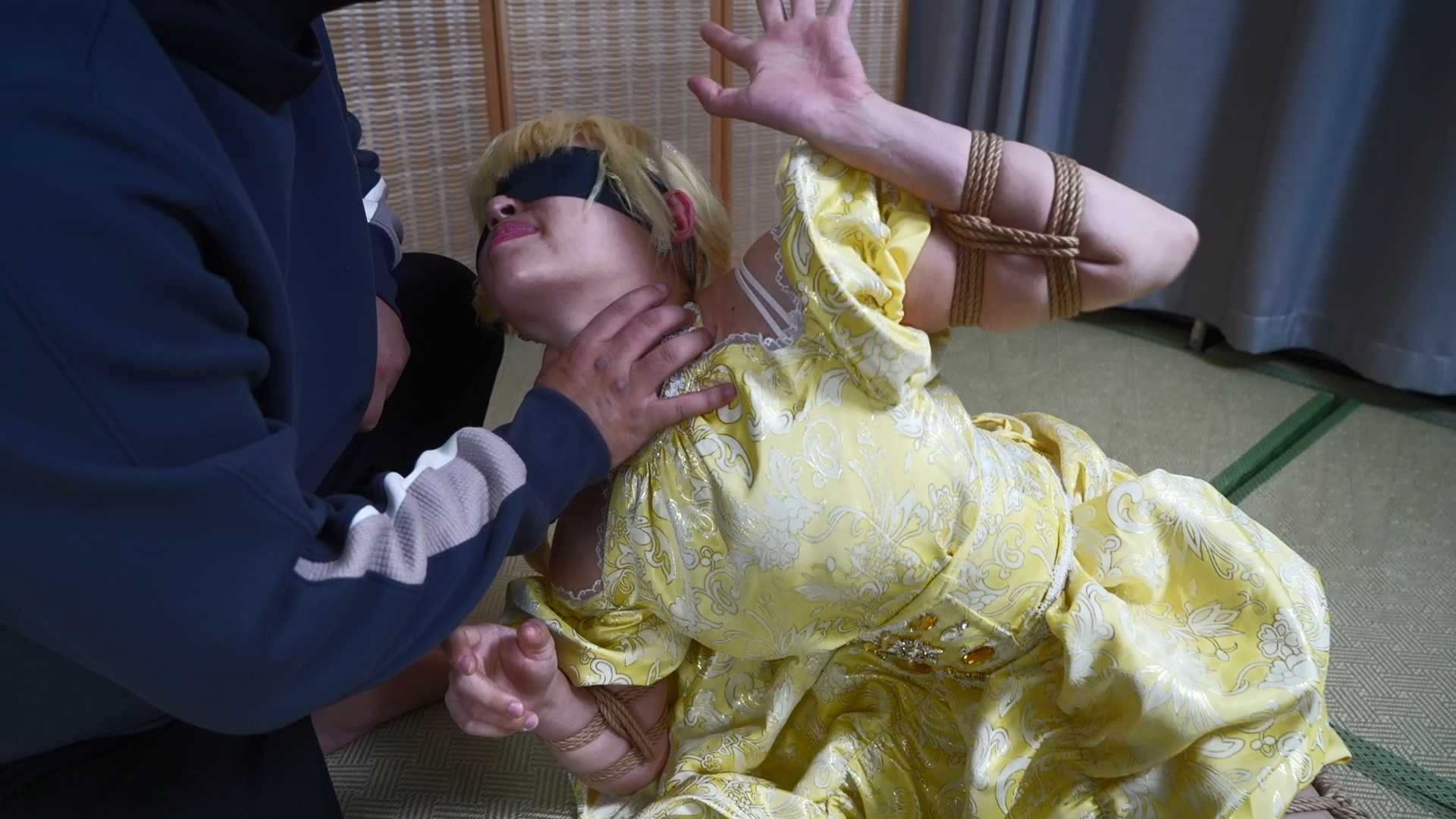 XRYC363 象人工作室 小0-cos 姬野兰，马具口塞，犬缚牵引.mp4_snapshot_01.34_[2025.0.jpg