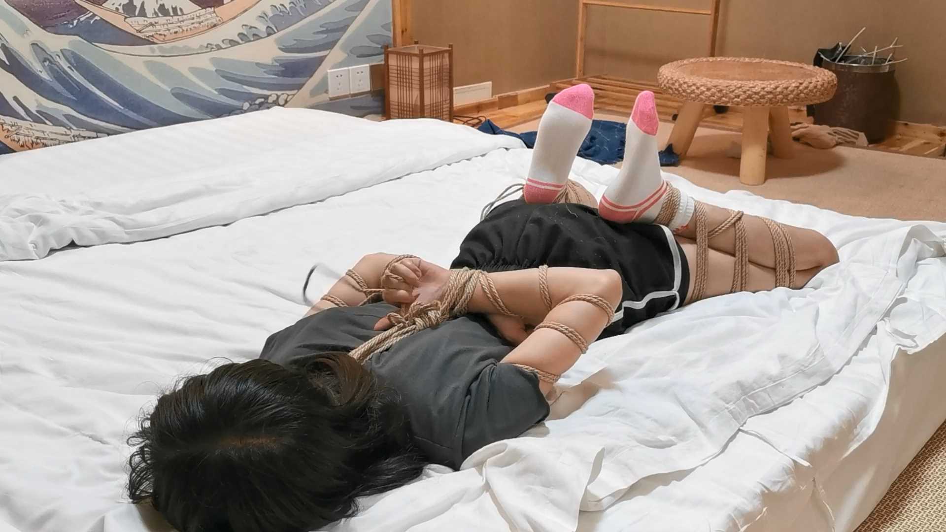 Aoteman145 新妹子珊珊紧缚实验 挑战篇.mp4_snapshot_17.39_[2025.02.08_20.05.33].jpg