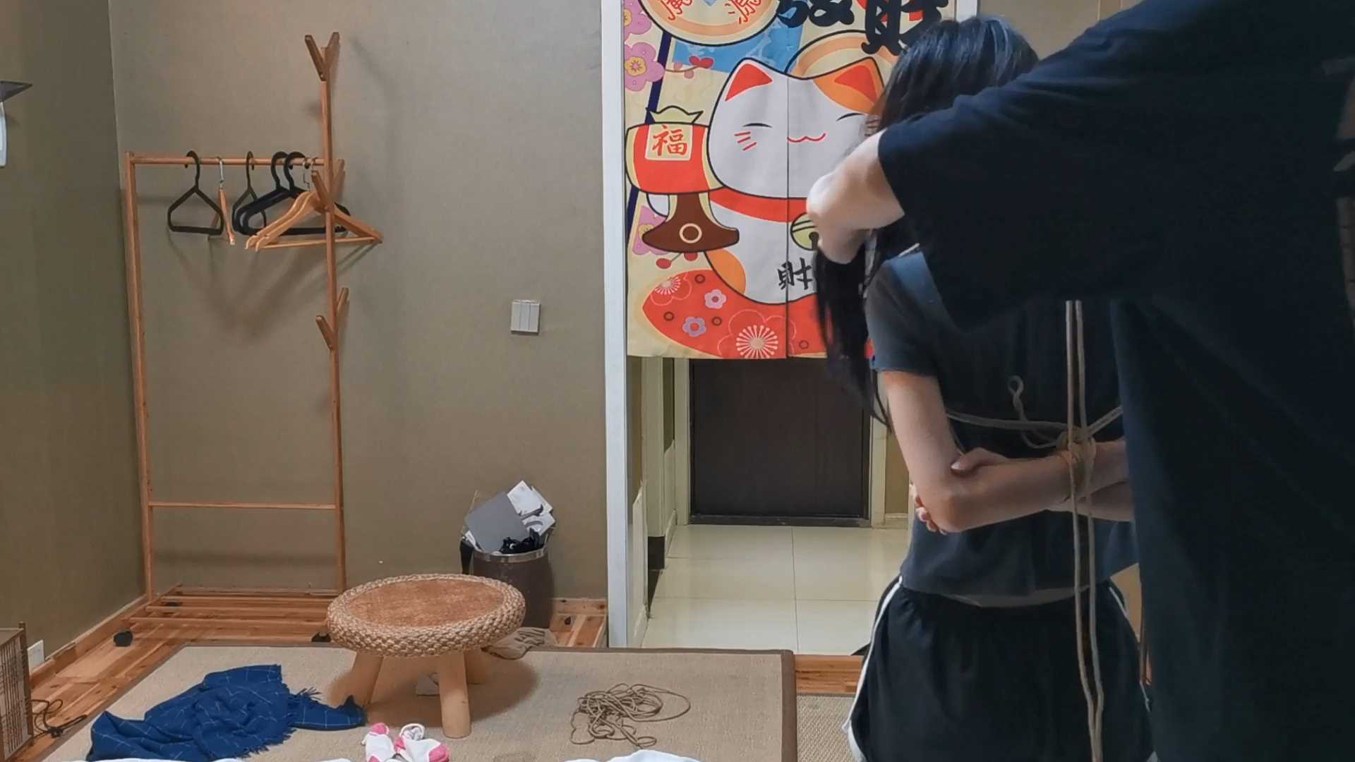 Aoteman141 新妹子珊珊紧缚挑战 惩罚篇.mp4_snapshot_02.02_[2025.02.08_20.04.33].jpg
