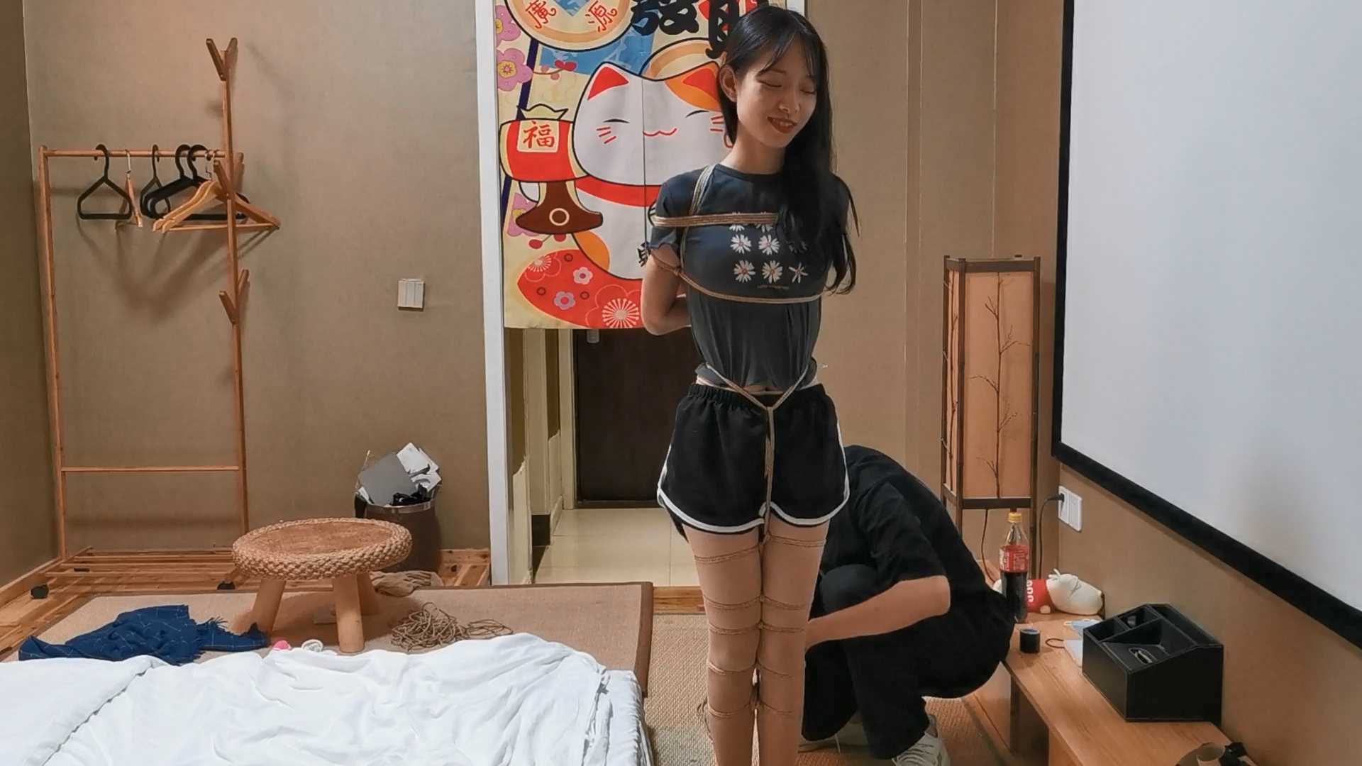 Aoteman141 新妹子珊珊紧缚挑战 惩罚篇.mp4_snapshot_15.18_[2025.02.08_20.04.34].jpg