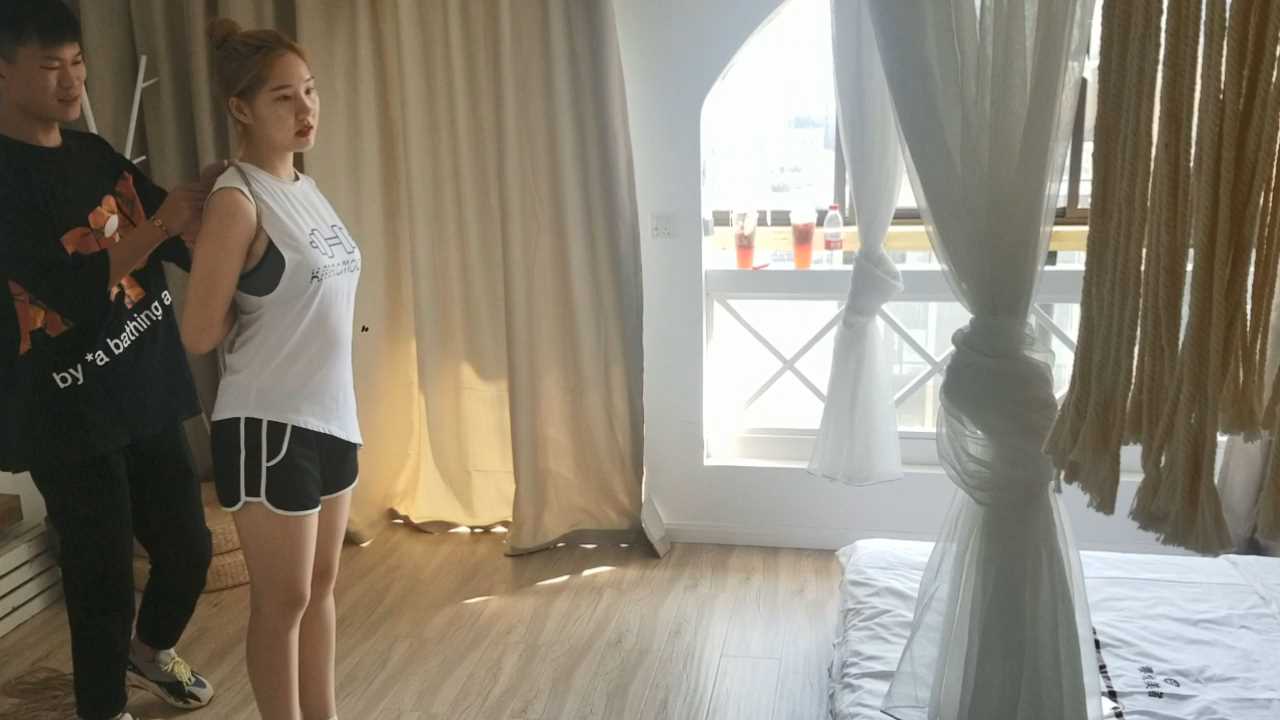 Aoteman147 全网首约三胞胎 体验捆绑游戏.mp4_snapshot_02.45_[2025.02.08_20.05.57].jpg